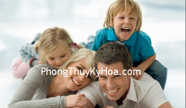 family 1 Hỏi Đáp Phong Thủy: Ở với chồng vì lợi ích của con